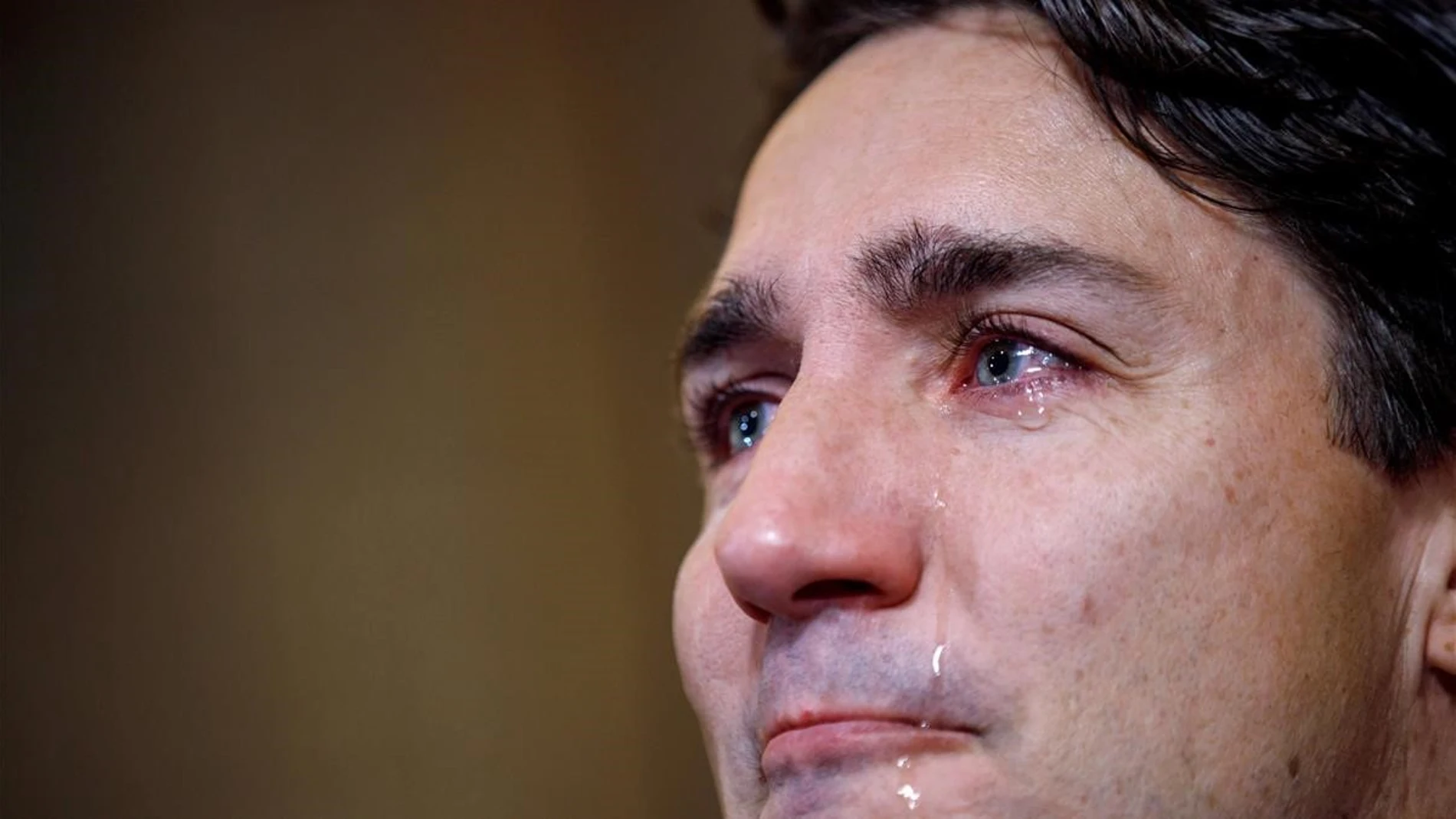El primer ministro canadiense Justin Trudeau llora la muerte de su amigo