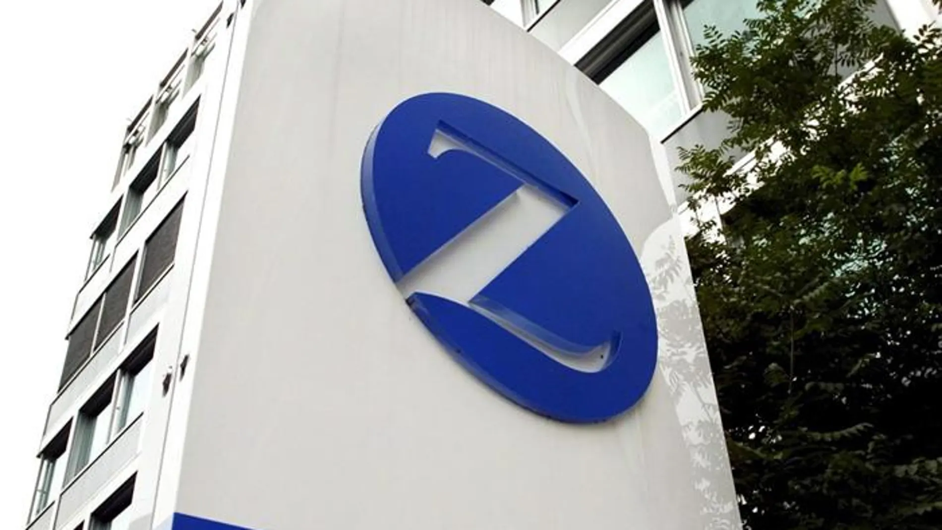 El logotipo de la aseguradora Zurich Financial Services