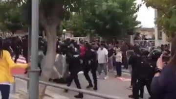 Agresión a un guardia civil durante el 1-O