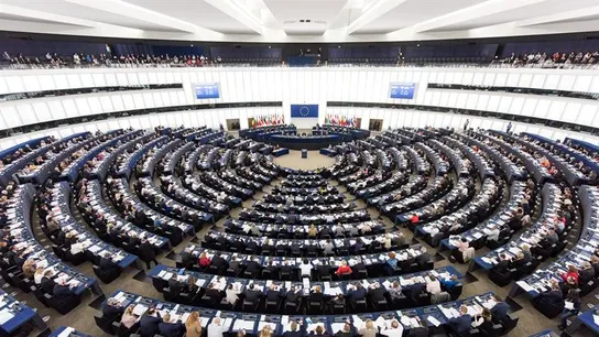 Miembros del Parlamento Europeo votan durante una sesión (Archivo) Miembros del Parlamento Europeo votan durante una sesión (Archivo)