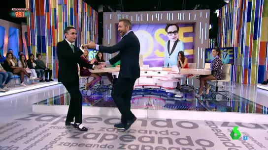 El sorprendente 'Moonwalk' con el que Josie luce su calcetín blanco El sorprendente 'Moonwalk' con el que Josie luce su calcetín blanco