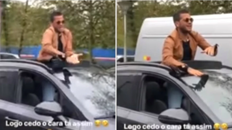 Dani Alves, cantando y bailando desde el techo solar de su coche