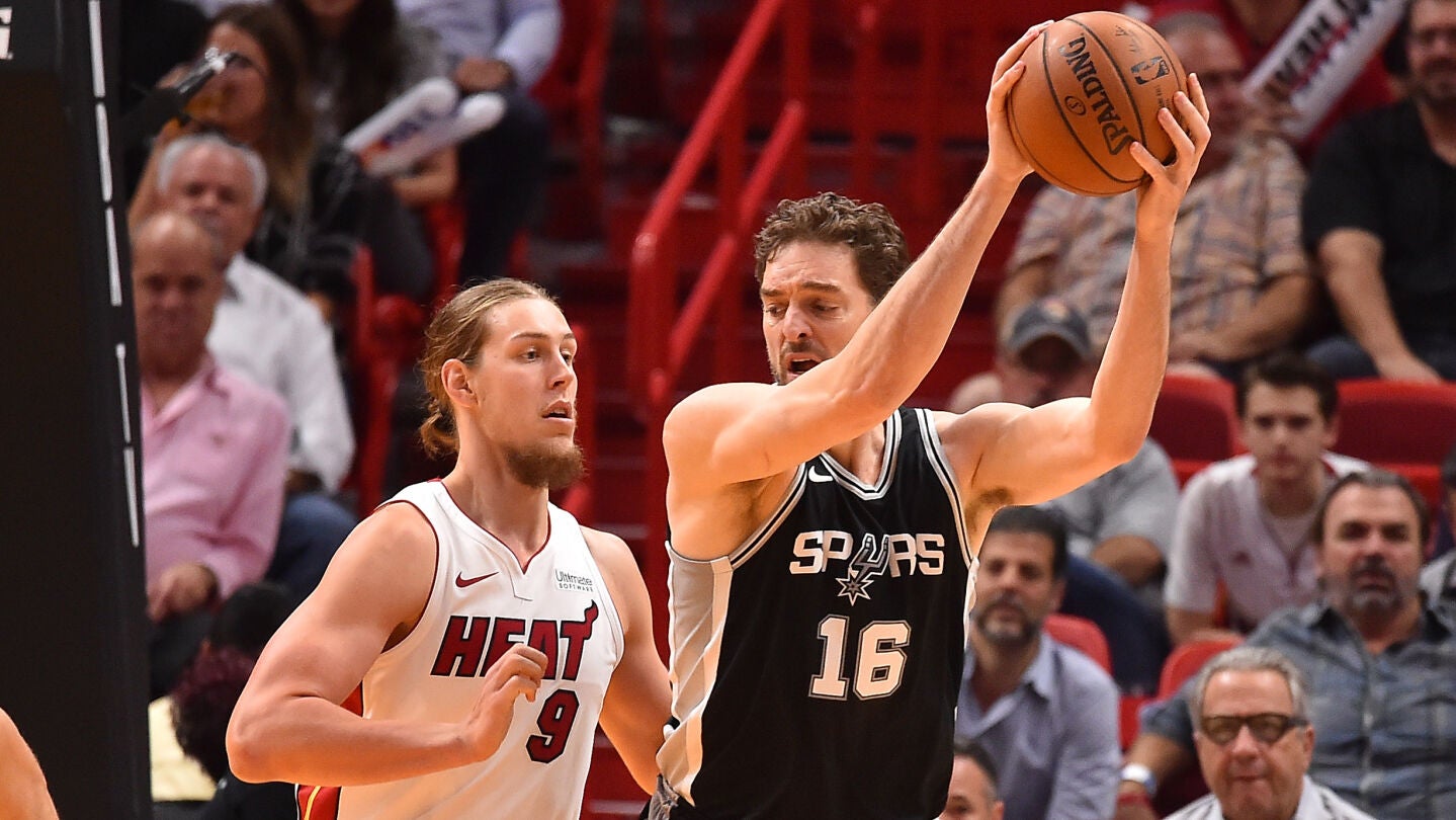Pau Gasol postea ante Olynyk