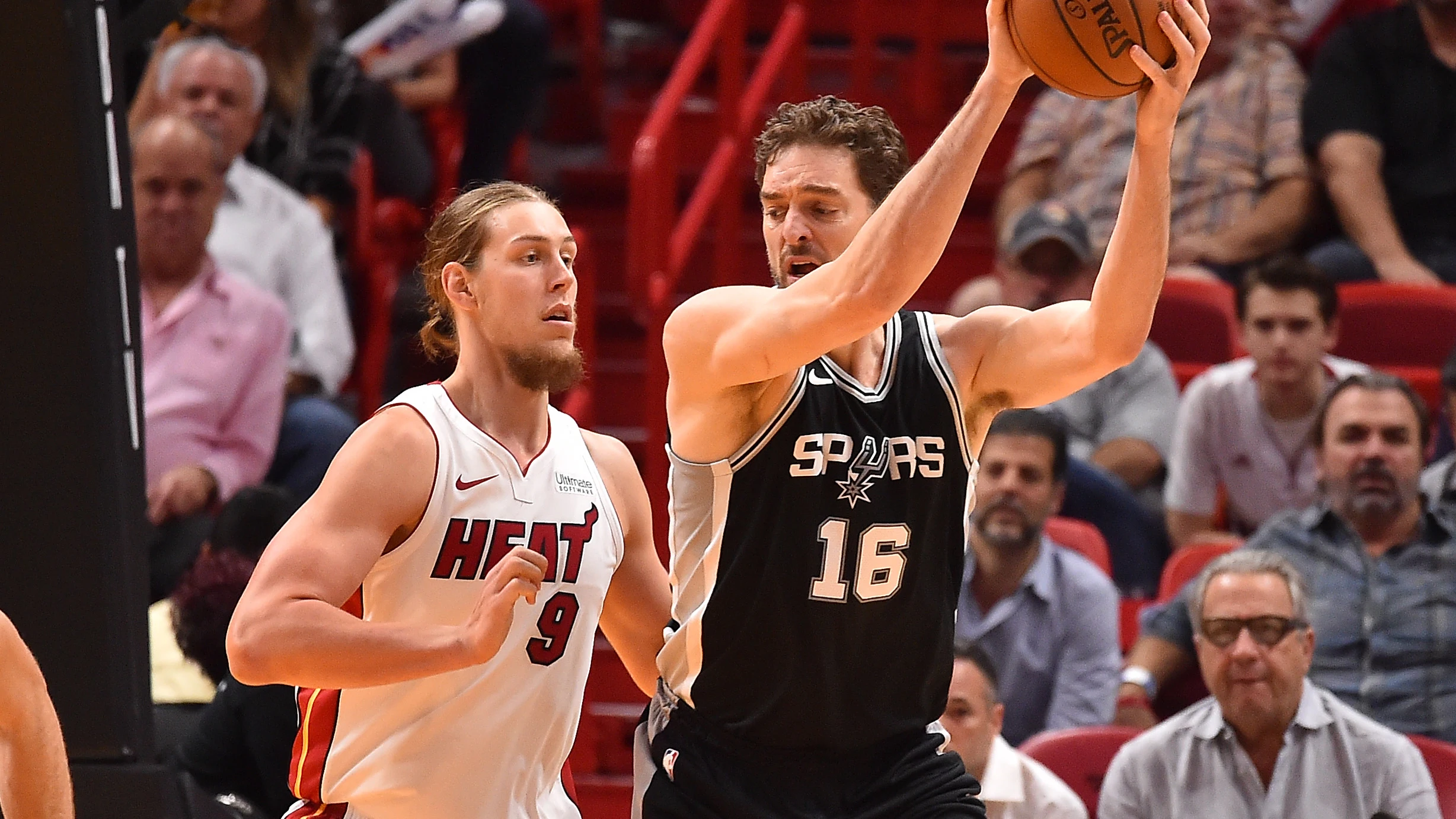 Pau Gasol postea ante Olynyk