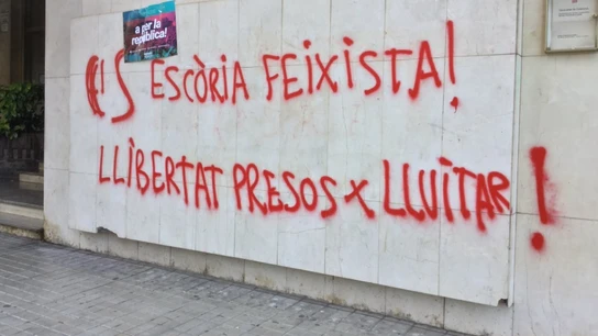 Pintadas en la sede de Ciudadanos en Lleida Pintadas en la sede de Ciudadanos en Lleida