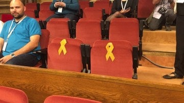 Homenaje a Cuixart y Sànchez en el Parlament
