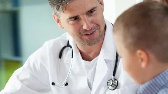 Imagen de un pediatra Guía Infantil