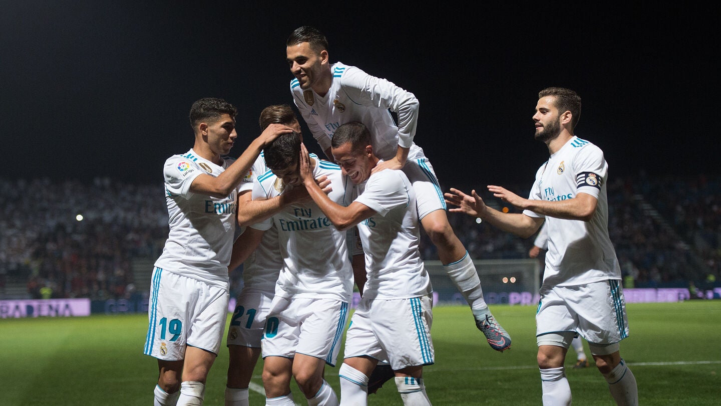 Los jugadores del Real Madrid celebran un gol