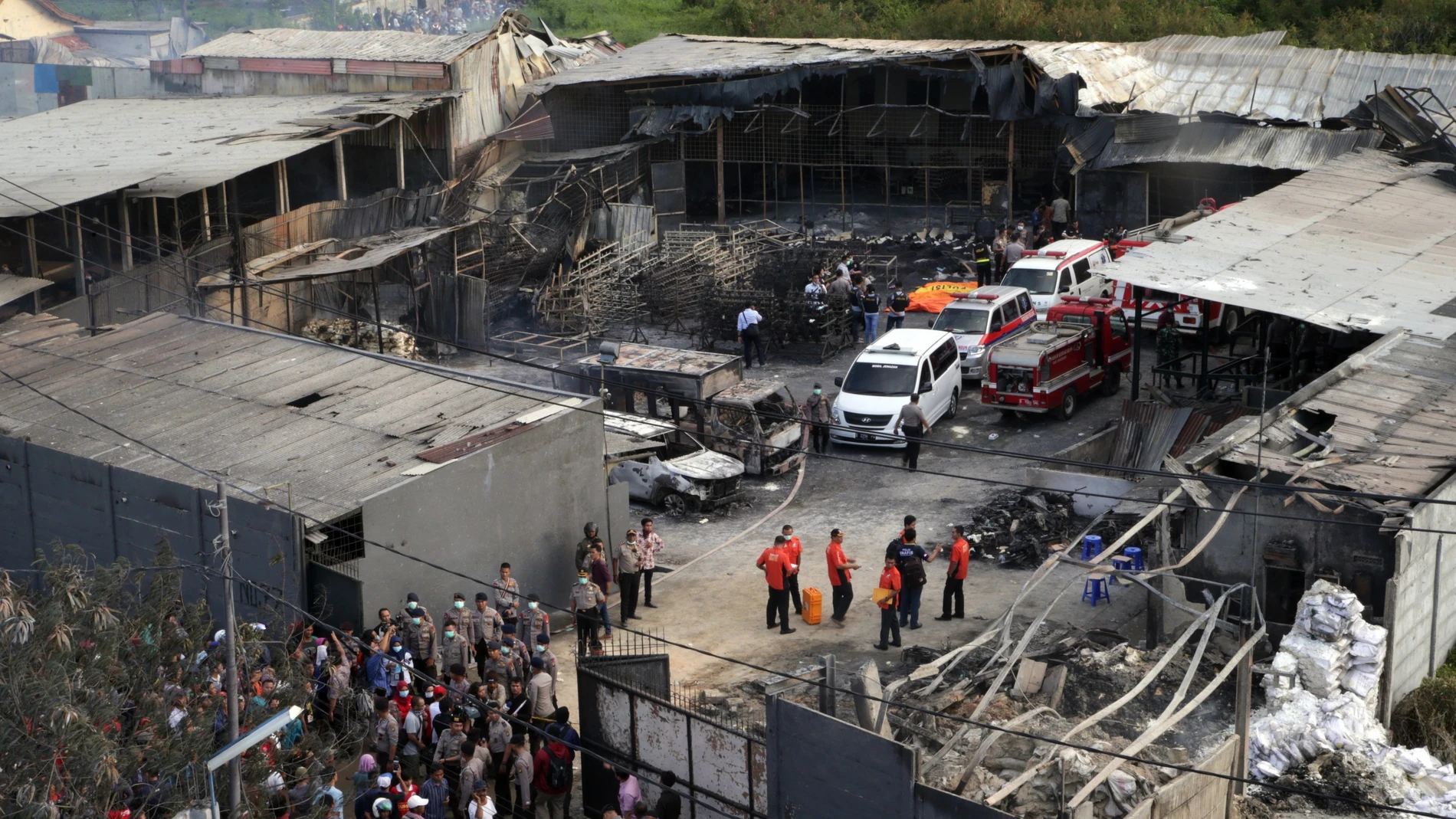 Explosión en una fábrica de fuegos artificiales en Yakarta