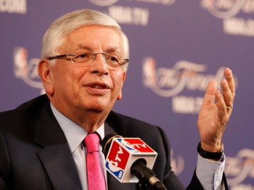 David Stern, durante una rueda de prensa David Stern, durante una rueda de prensa