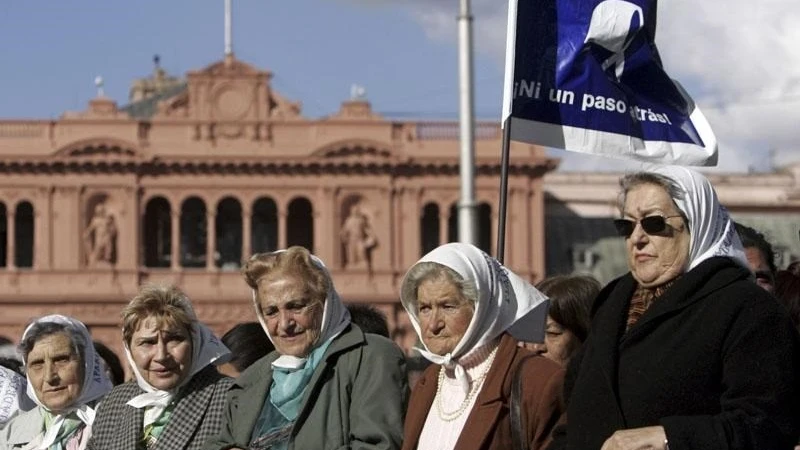 Abuelas de la Plaza de Mayo