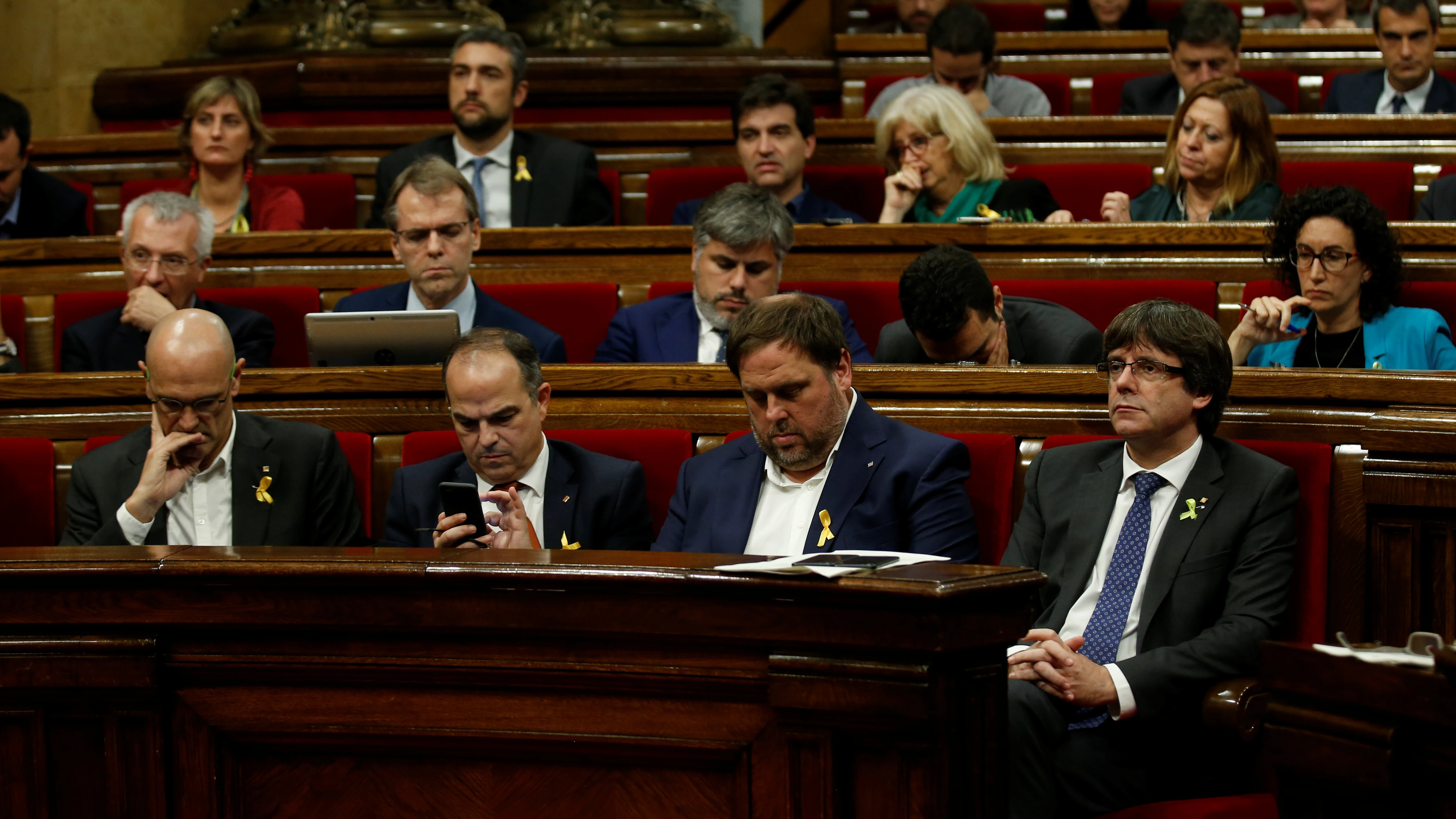 Carles Puigdemont y Oriol Junqueras en el Parlament