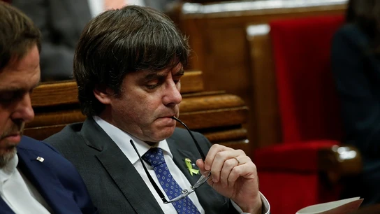 Carles Puigdemont y Oriol Junqueras en el Parlament Carles Puigdemont y Oriol Junqueras en el Parlament