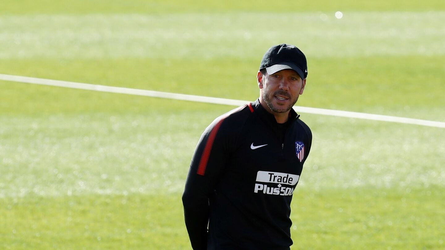 Simeone, durante el entrenamiento del Atl&eacute;tico de Madrid