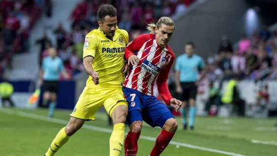 Griezmann pelea el balón con Mario en el partido del Wanda Griezmann pelea el balón con Mario en el partido del Wanda