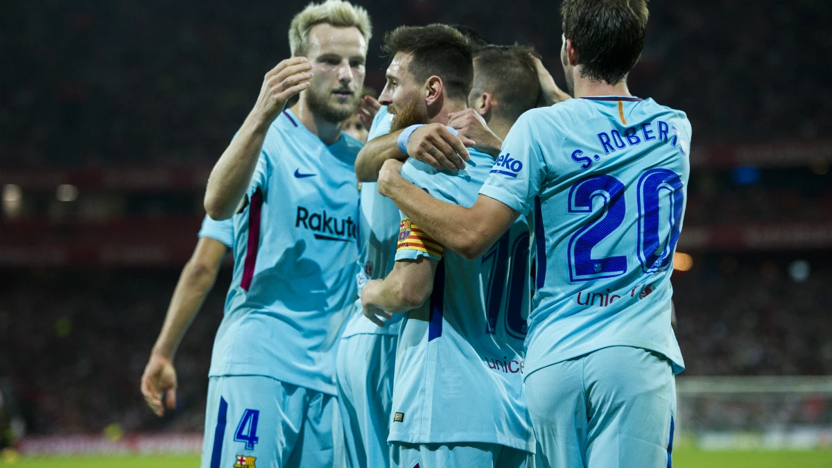 El Barcelona celebra un gol de Messi