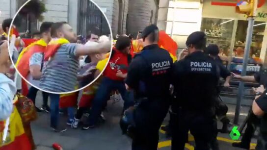 Incidentes violentos aislados en las inmediaciones de la Generalitat tras la manifestaci&oacute;n por la unidad de Espa&ntilde;a