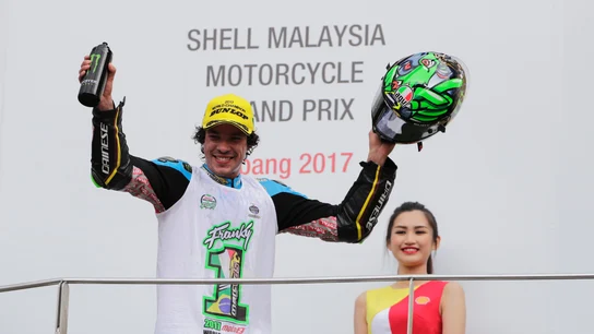 Franco Morbidelli celebra su título en Malasia Franco Morbidelli celebra su título en Malasia