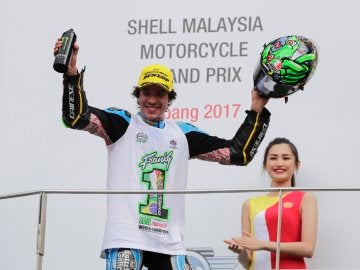 Franco Morbidelli celebra su título en Malasia Franco Morbidelli celebra su título en Malasia