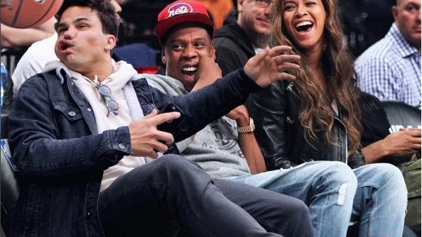 Averagerob con Beyoncé y Jay Z 