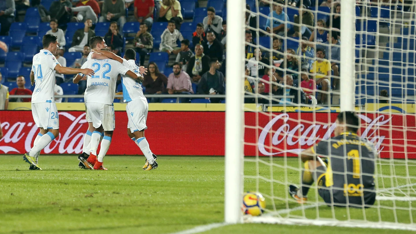 Los jugadores del Deportivo celebran uno de los goles contra Las Palmas Los jugadores del Deportivo celebran uno de los goles contra Las Palmas