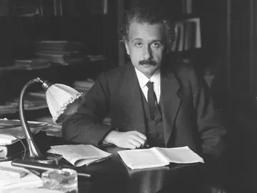 Albert Einstein no solo escribió sobre su teoría de la relatividad Albert Einstein no solo escribió sobre su teoría de la relatividad