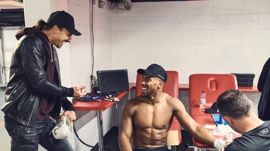 Anthony Joshua conversa con Ibrahimovic Anthony Joshua conversa con Ibrahimovic