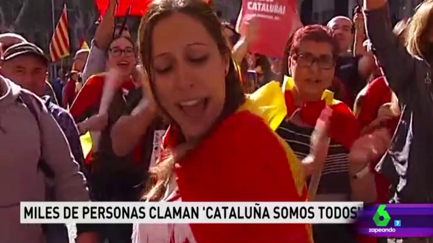 Una mujer en la manifestaci&oacute;n por la unidad de Espa&ntilde;a en Barcelona