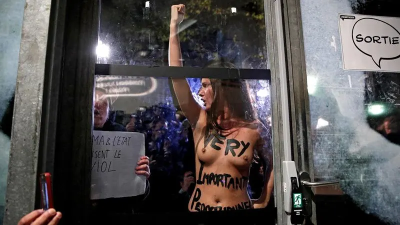 Activistas del grupo feminista ucraniano Femen protestan contra Roman Polanski Activistas del grupo feminista ucraniano Femen protestan contra Roman Polanski