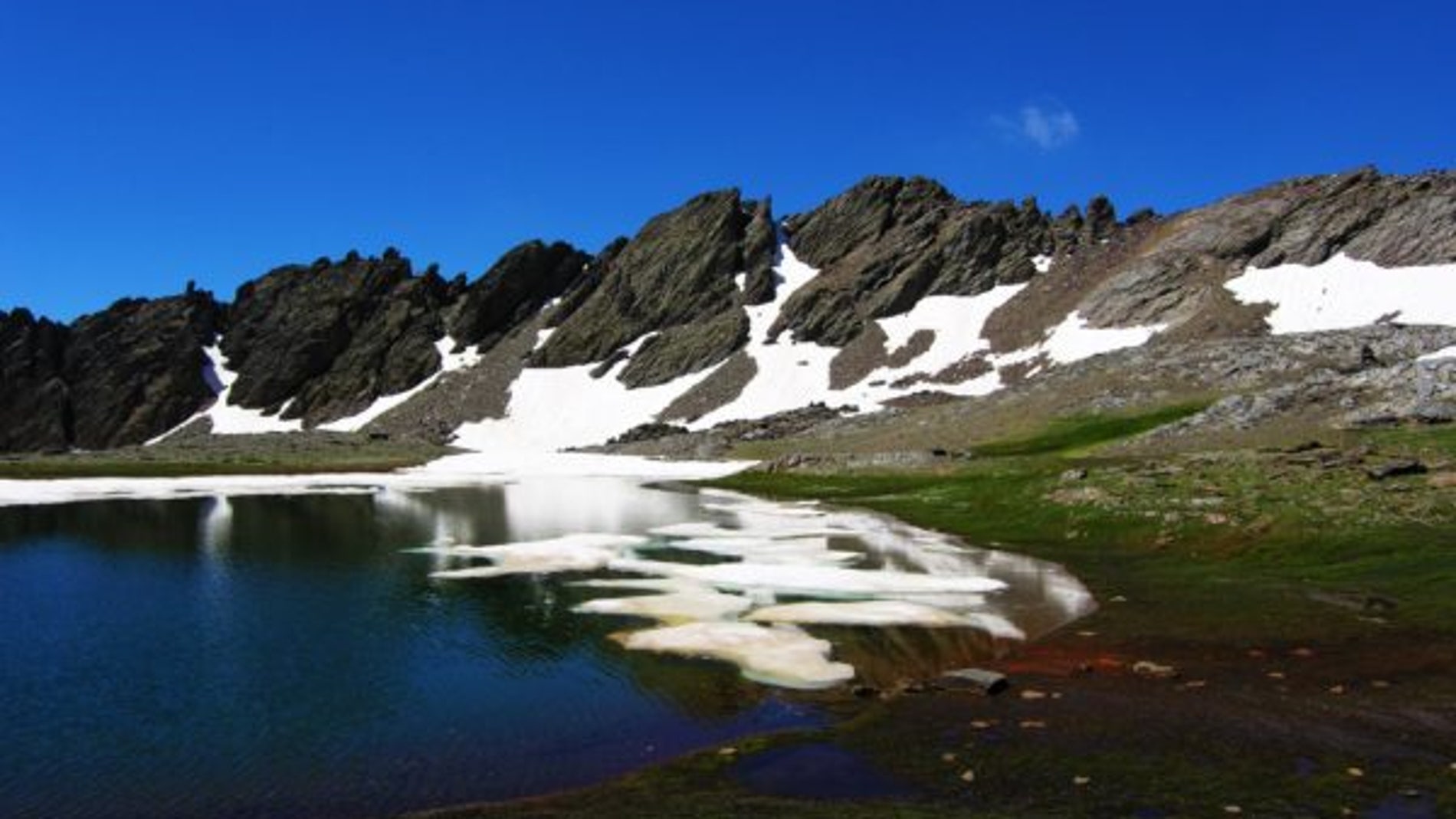 Cambio climatico y polvo del Sahara afectan a las lagunas de Sierra Nevada