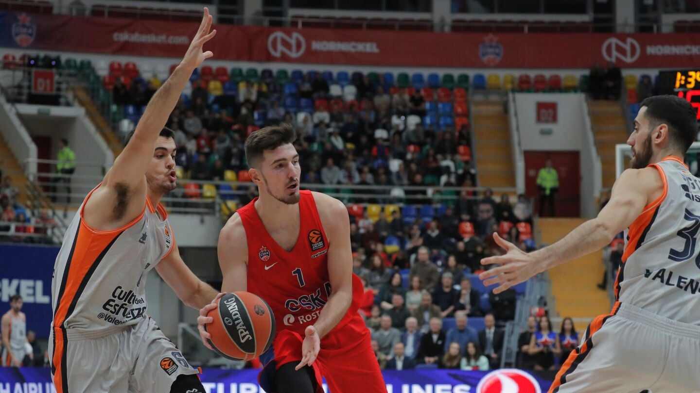 Nando de Colo, en acci&oacute;n ante Valencia Basket