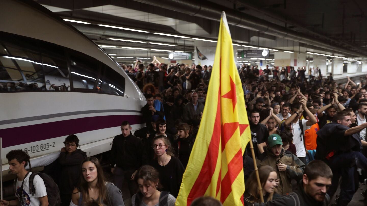 Los manifestantes ocuparon la estaci&oacute;n de Barcelona-Sants