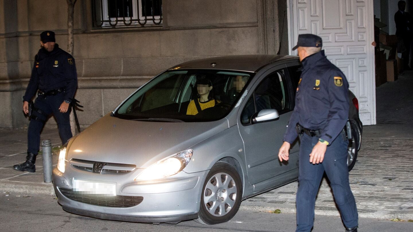 El coche que transport&oacute; a la presidenta del Parlament de Catalu&ntilde;a, Carme Forcadell