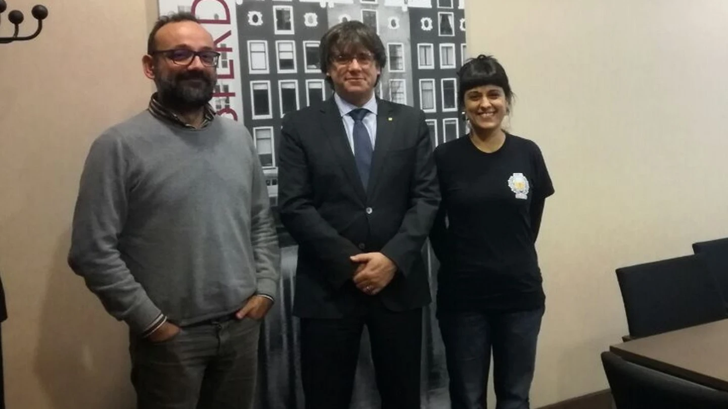 Salellas, Puigdemont y Gabriel, en Bruselas Salellas, Puigdemont y Gabriel, en Bruselas