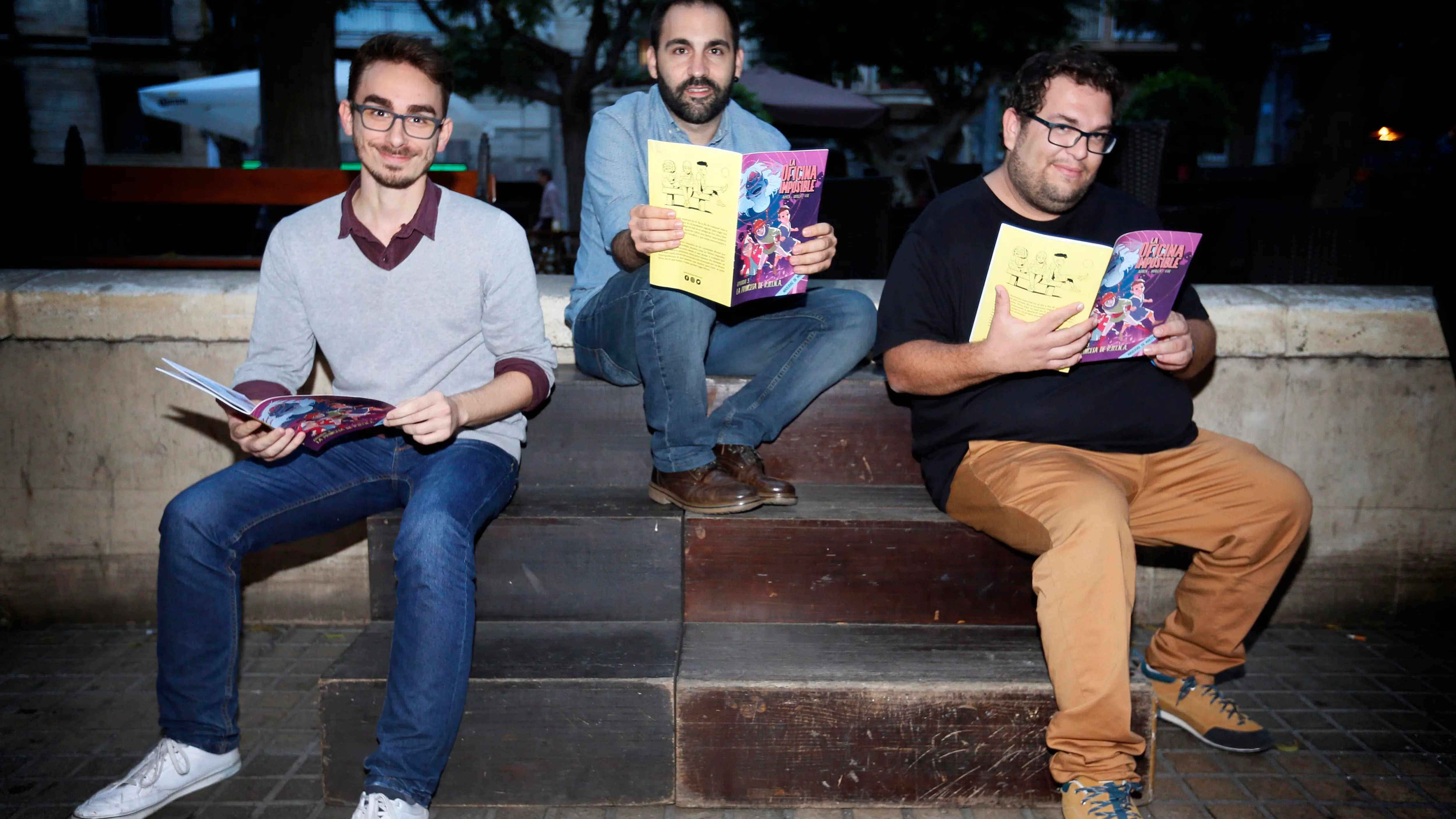 Sus tres creadores: dos profesores y un ilustrador de Elche,Víctor Aroca , Pedro Ortega y Pablo Fernández