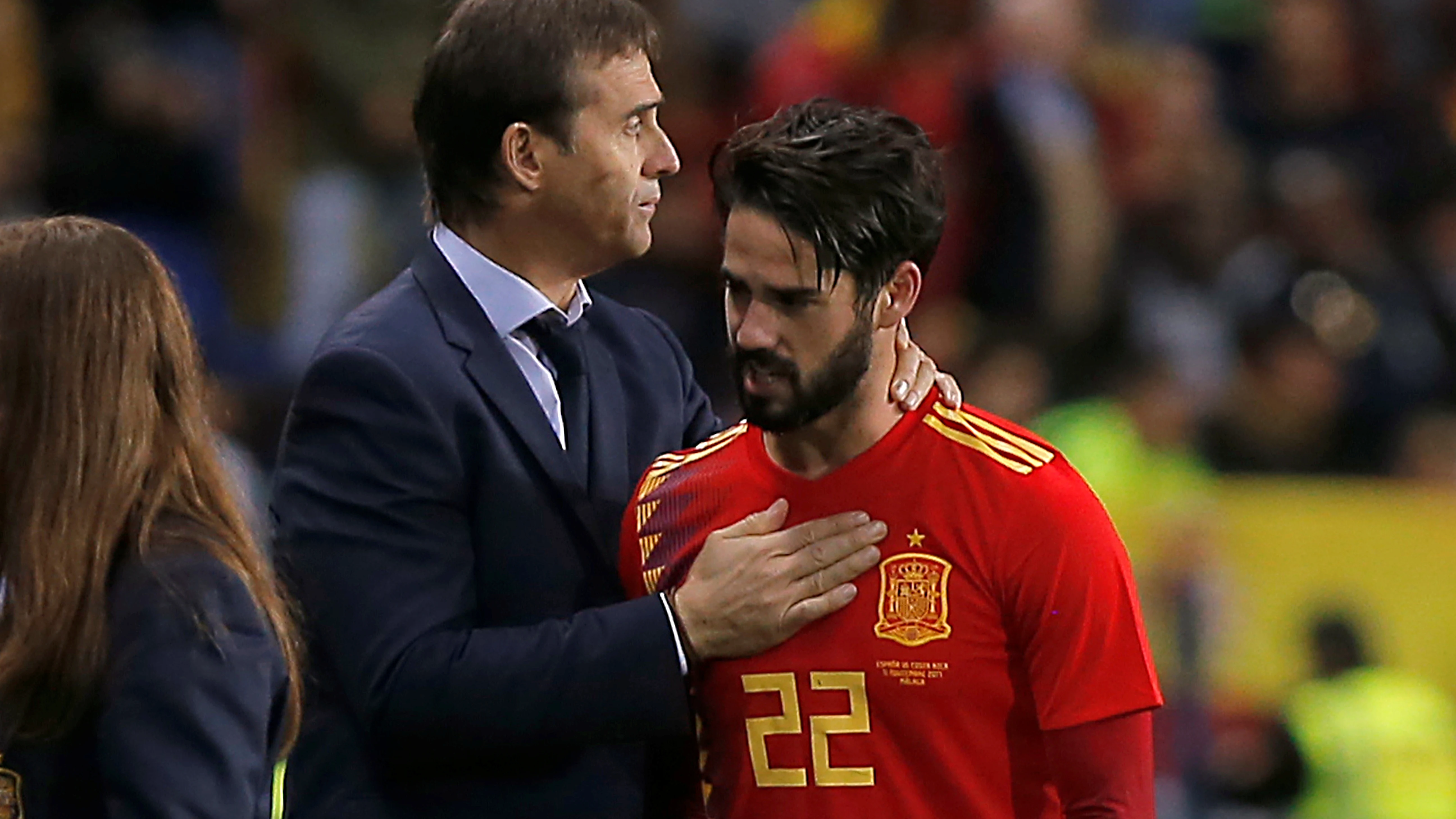Isco se retira lesionado del partido con la Selección