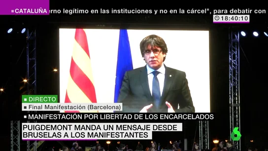 Puigdemont manda un mensaje desde Bruselas a los manifestantes: "No hay barrotes ni exilio que nos puedan disuadir" Puigdemont manda un mensaje desde Bruselas a los manifestantes: "No hay barrotes ni exilio que nos puedan disuadir"