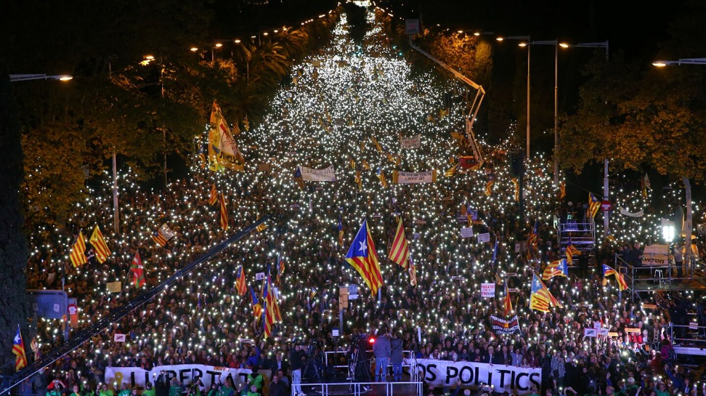 Multitudinaria manifestaci&oacute;n en Barcelona