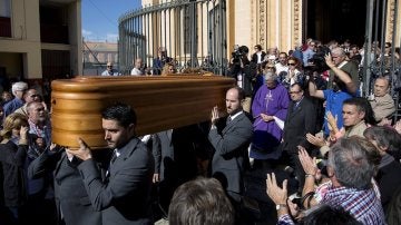 Emotivo funeral de Chiquito de la Calzada