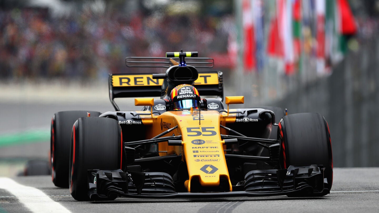 Carlos Sainz, a bordo de su Renault
