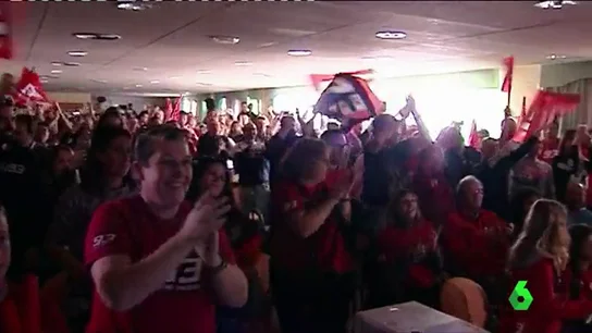Locura en las calles de Cervera para celebrar el título de Marc Márquez Locura en las calles de Cervera para celebrar el título de Marc Márquez