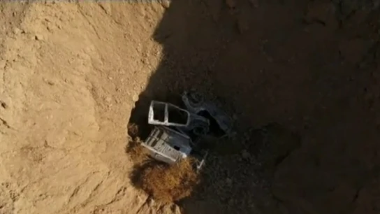 Fosa común descubierta en Irak que podría contener miles de cadáveres Fosa común descubierta en Irak que podría contener miles de cadáveres