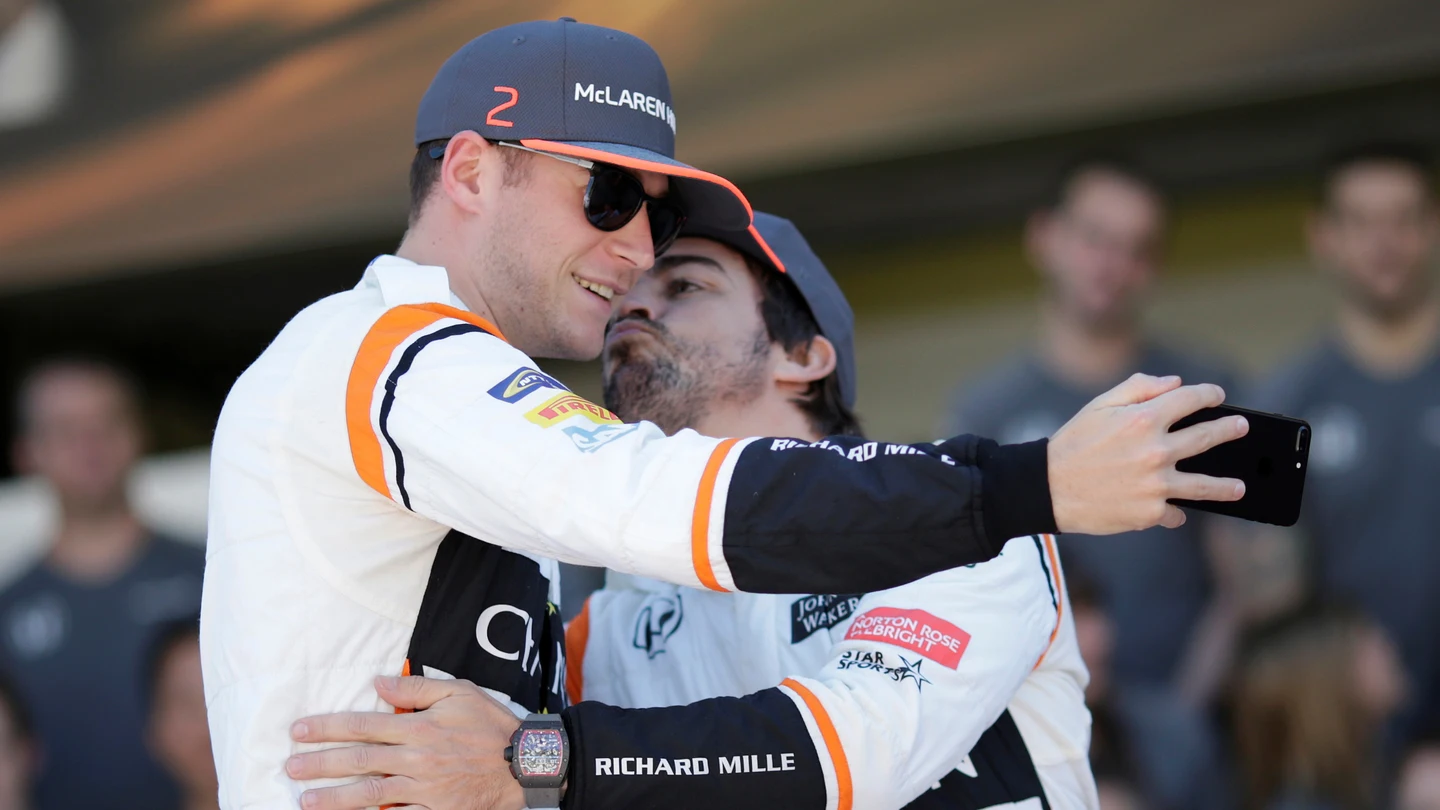 Fernando Alonso, junto a Vandoorne Fernando Alonso, junto a Vandoorne