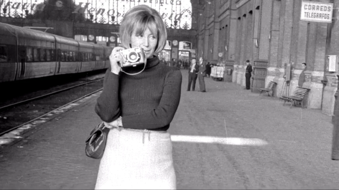 Joana Biarnés, la primera mujer fotoperiodista de España Joana Biarnés, la primera mujer fotoperiodista de España