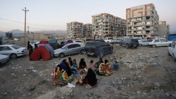 Varios edificios se han hundido en zonas rurales de Irán a causa del terremoto