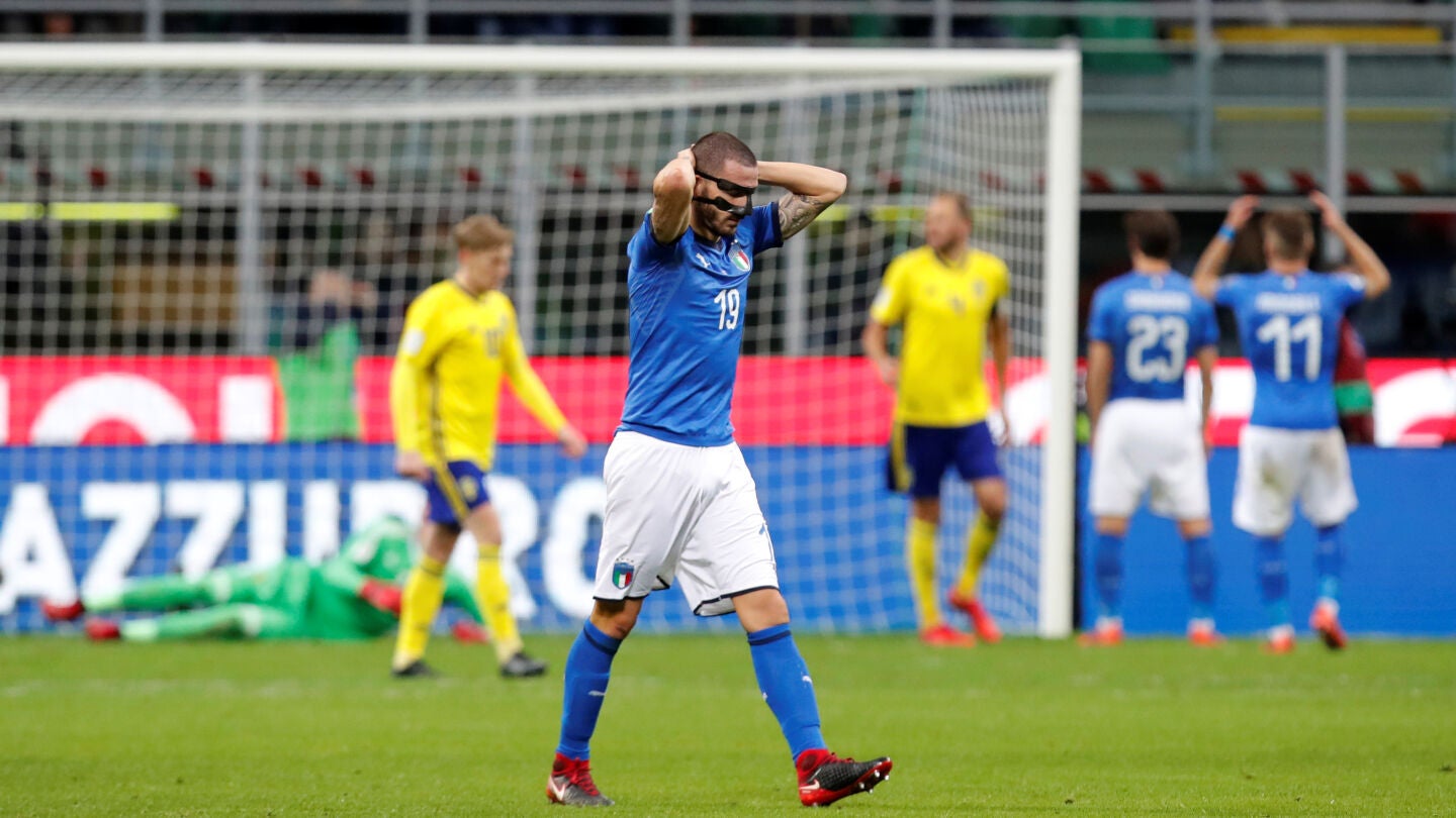 Bonucci se lleva las manos a la cabeza frente a Suecia