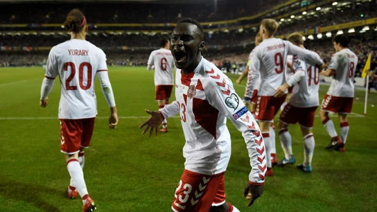 Pione Sisto celebra uno de los goles de Dinamarca Pione Sisto celebra uno de los goles de Dinamarca