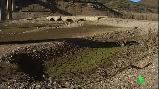 El embalse de Riaño, prácticamente vacío El embalse de Riaño, prácticamente vacío