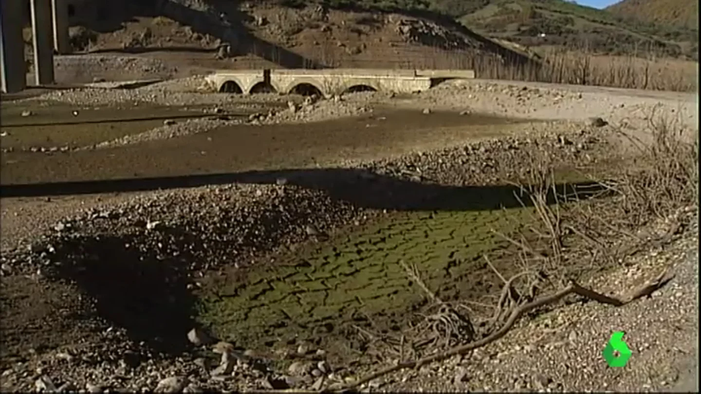 El embalse de Riaño, prácticamente vacío El embalse de Riaño, prácticamente vacío
