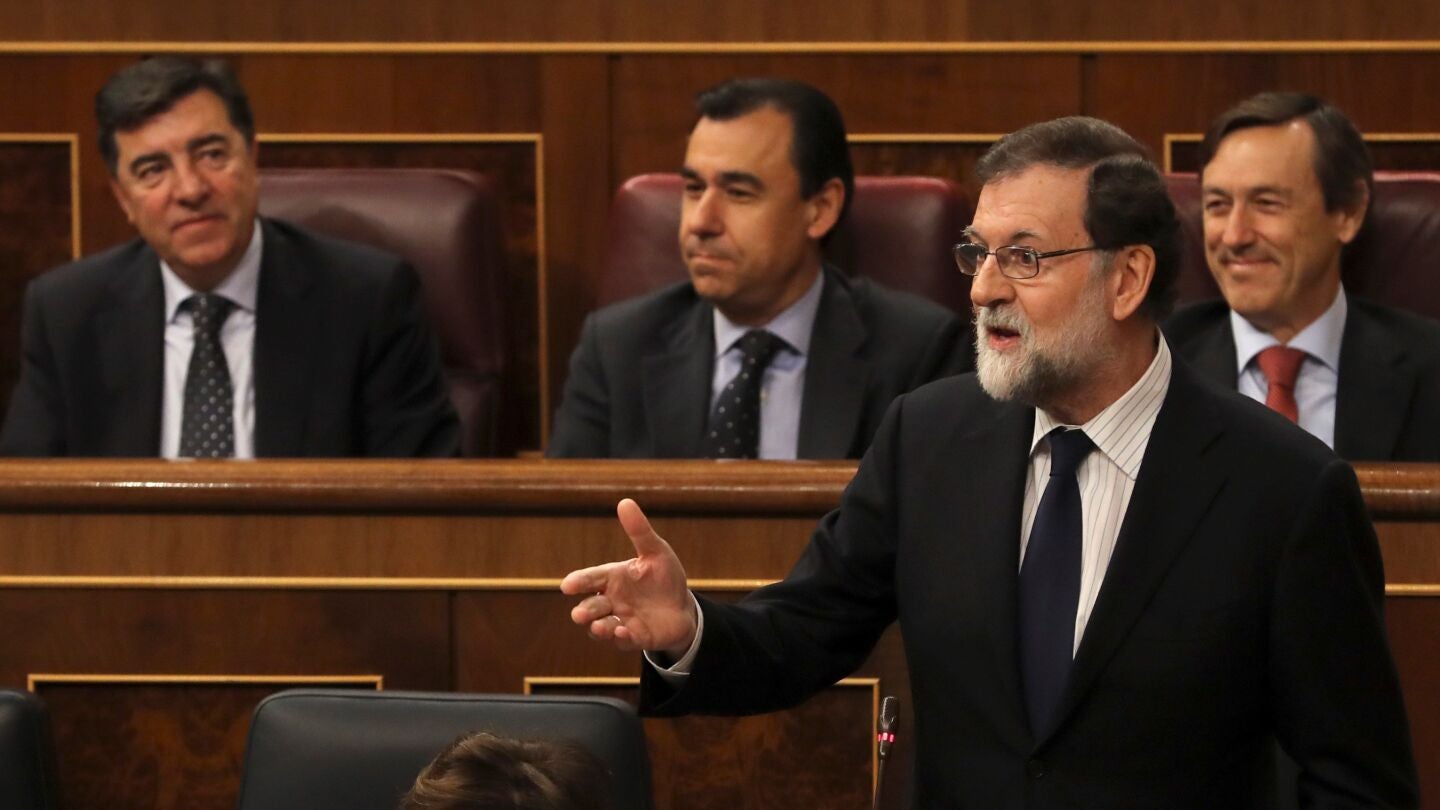 El jefe del Ejecutivo, Mariano Rajoy, durante la sesi&oacute;n de control